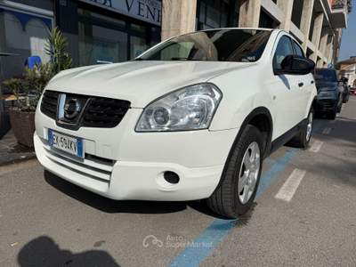 Nissan Qashqai tagliando e revisione appena eseguiti Bianco usata Ferrara