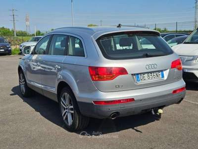 Audi Q7 Q7 I 2006 3.0 V6 tdi quattro tiptronic DE836NF Argento usata Basiliano