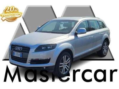 Audi Q7 Q7 I 2006 3.0 V6 tdi quattro tiptronic DE836NF Argento usata Basiliano