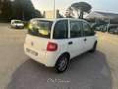Fiat Multipla Multipla 1.6 16v ELX bipower tg. DY281SV Bianco usata Basiliano