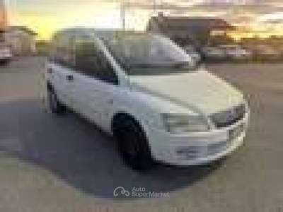 Fiat Multipla Multipla 1.6 16v ELX bipower tg. DY281SV Bianco usata Basiliano