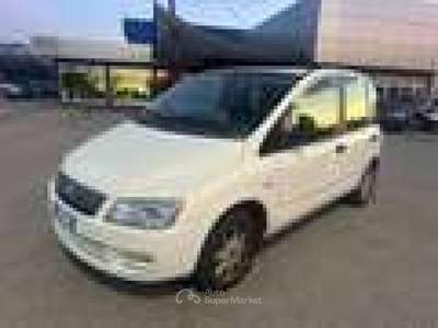 Fiat Multipla Multipla 1.6 16v ELX bipower tg. DY281SV Bianco usata Basiliano