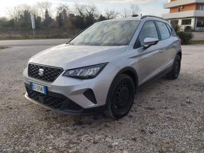 Seat Arona NEOPATENTATI Arona 2022 1.0 TSI 95cv tg: GS576NT Nero usata Basiliano
