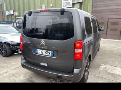 Peugeot Traveller Spacetourer 2.0 140cv Bluehdi Feel 8 Posti GG613RK Grigio usata Basiliano