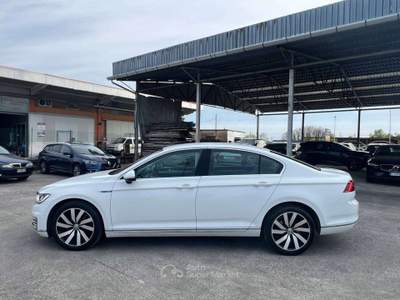Volkswagen Passat Passat VIII 2015 Berlina 1.4 phev GTE dsg -FM303BM Bianco usata Basiliano