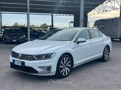 Volkswagen Passat Passat VIII 2015 Berlina 1.4 phev GTE dsg -FM303BM Bianco usata Basiliano