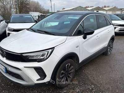 Opel Crossland NEOPATENTATI 1.2 Elegance 130cv at6 TG : GT211MB Bianco usata Basiliano