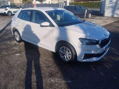 Skoda Fabia NEOPATENTATI 1.0 mpi evo Ambition TG: GN976LR Bianco usata Basiliano