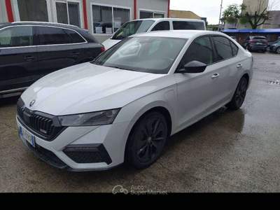 Skoda Octavia Octavia Berlina 1.4 tsi phev RS dsg - GE918SR Bianco usata Basiliano