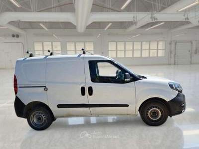 Fiat Doblò DOBLÒ 1.3 MJT 95CV SX Euro 6 - GD472TG Bianco usata Basiliano