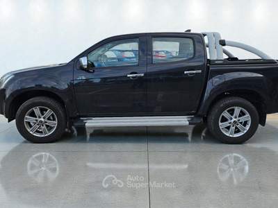 Isuzu D-Max 2.5 Crew Cab Solar Plus 4WD Nero usata Cassacco