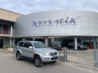Toyota Land Cruiser 3.0 D-4D 16V cat 5 porte automatico 4X4 Argento usata San Vendemiano