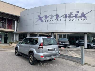 Toyota Land Cruiser 3.0 D-4D 16V cat 5 porte automatico 4X4 Argento usata San Vendemiano