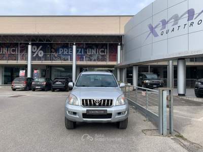 Toyota Land Cruiser 3.0 D-4D 16V cat 5 porte automatico 4X4 Argento usata San Vendemiano