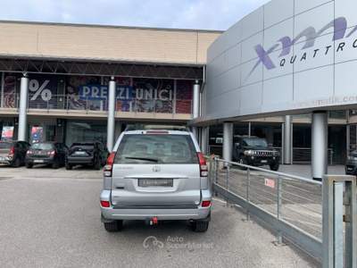 Toyota Land Cruiser 3.0 D-4D 16V cat 5 porte automatico 4X4 Argento usata San Vendemiano