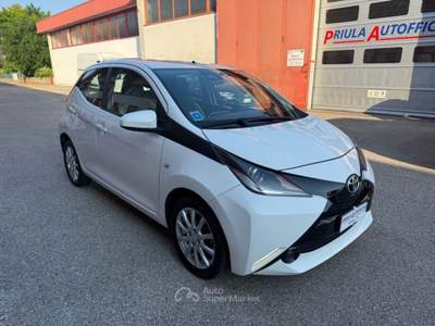 Toyota Aygo 1.0 VVT-i 69 CV 5 porte x-clusiv Bianco usata Villorba