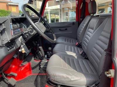 Land Rover Defender 2.5 90 HT *GARANZIA* Rosso usata Bedizzole