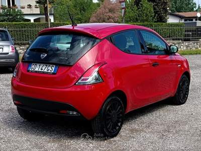 Lancia Ypsilon Ecochic hybrid Rosso usata Soiano del Lago