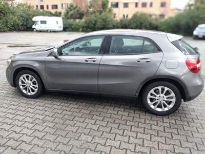 Mercedes-Benz GLA secondo proprietario Bronzo usata reggio calabria