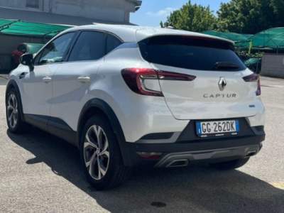 Renault Captur Full Hybrid E-Tech 145 CV RS Line Bianco usata Novara