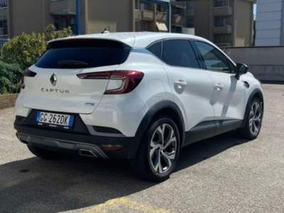 Renault Captur Full Hybrid E-Tech 145 CV RS Line Bianco usata Novara