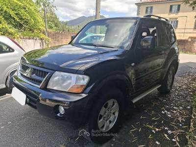 Mitsubishi Pajero III 3p 2.5 tdi GL 115cv Nero usata Calci
