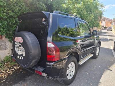 Mitsubishi Pajero III 3p 2.5 tdi GL 115cv Nero usata Calci