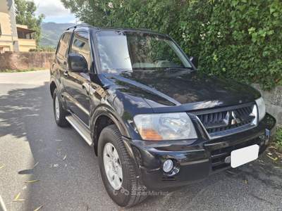 Mitsubishi Pajero III 3p 2.5 tdi GL 115cv Nero usata Calci