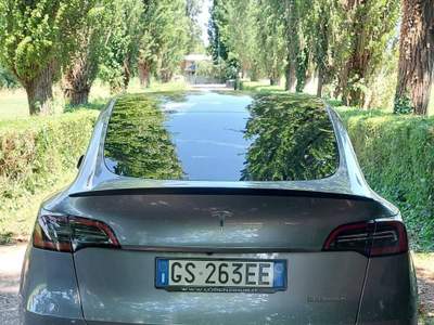 Tesla Model Y null usata Scandiano