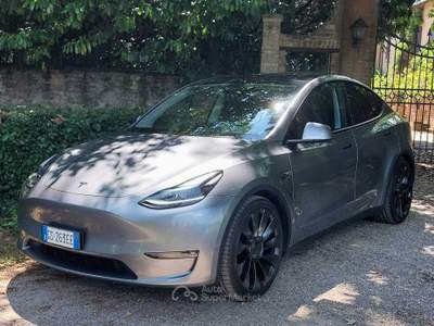 Tesla Model Y null usata Scandiano
