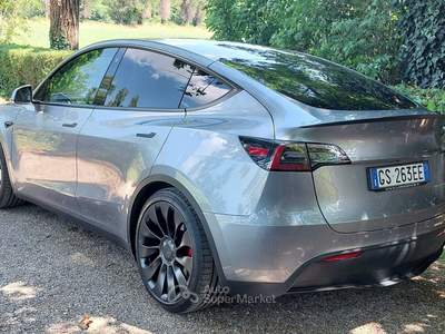 Tesla Model Y null usata Scandiano