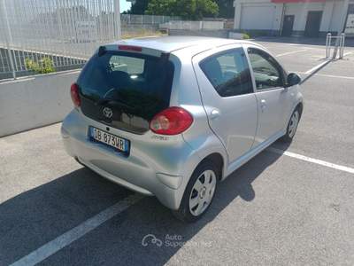 Toyota Aygo Toyota Aygo 1.4d Argento usata bari