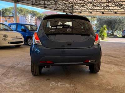 Lancia Ypsilon Ypsilon iii - ypsilon 1.0 firefly hybrid gold plus s&s 70cv Blu/Azzurro usata Legnano