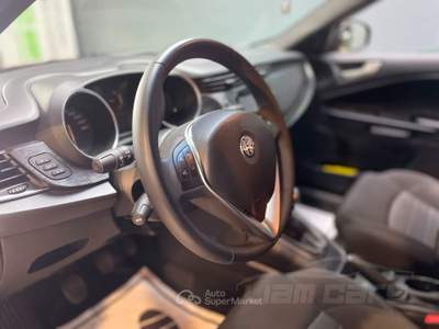 Alfa Romeo Giulietta 1.4 t. B-Tech 120cv my18 Rosso usata Trento