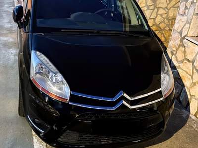 Citroen C4 Picasso tenuta in buone condizioni Nero usata Cancello ed Arnone