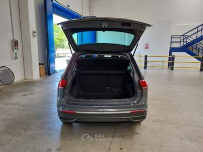 Volkswagen Tiguan VOLKSWAGEN TIGUAN 2.0 TDI SCR 110KW LIFE DSG SUV usata Casei Gerola