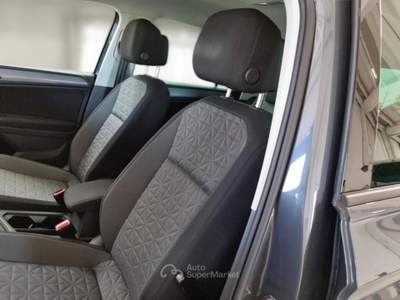Volkswagen Tiguan VOLKSWAGEN TIGUAN 2.0 TDI SCR 110KW LIFE DSG SUV usata Casei Gerola