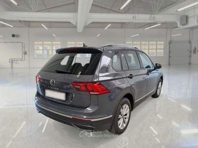 Volkswagen Tiguan VOLKSWAGEN TIGUAN 2.0 TDI SCR 110KW LIFE DSG SUV usata Casei Gerola