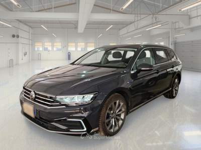 Volkswagen Passat VOLKSWAGEN PASSAT VARIANT 1.4 PLUG IN HYBRID GTE DSG STATION WAGON usata Verona
