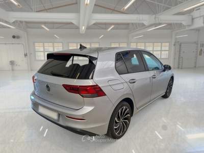 Volkswagen Golf VOLKSWAGEN GOLF VIII 2.0 TDI LIFE DSG 5 PORTE BERLINA usata Casei Gerola