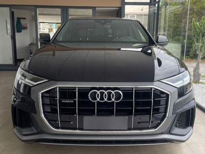 Audi Q8 Auto in condizioni impeccabili, non fumatori. Nero usata MILAZZO