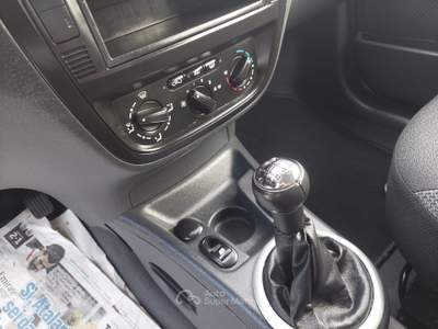 Citroen C3 Elegance soli 144.000km Bronzo usata Balvano