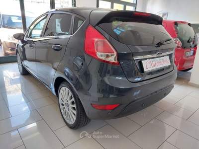 Ford Fiesta 5 porte Titanium Blu/Azzurro usata Balvano