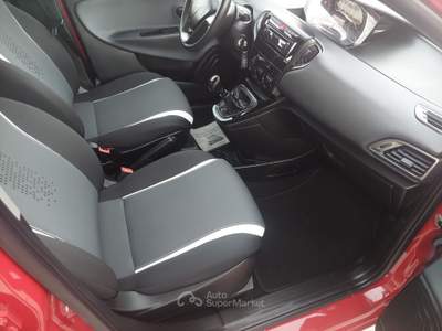 Lancia Ypsilon 16V 95 CV 5 porte 2015 Rosso usata Balvano