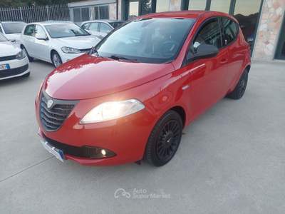 Lancia Ypsilon 16V 95 CV 5 porte 2015 Rosso usata Balvano