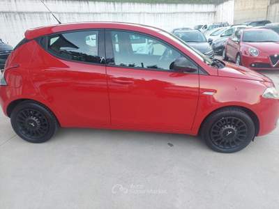 Lancia Ypsilon 16V 95 CV 5 porte 2015 Rosso usata Balvano