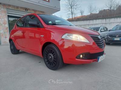 Lancia Ypsilon 16V 95 CV 5 porte 2015 Rosso usata Balvano