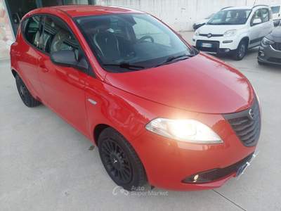 Lancia Ypsilon 16V 95 CV 5 porte 2015 Rosso usata Balvano