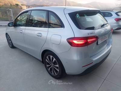 Mercedes-Benz Classe B B 180 d Automatic AMG Line Premium Grigio usata Balvano