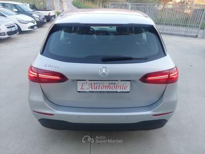 Mercedes-Benz Classe B B 180 d Automatic AMG Line Premium Grigio usata Balvano